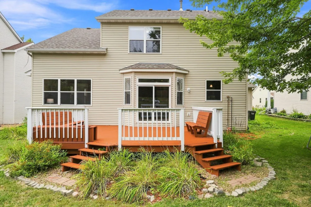 17993 89th Place Maple Grove, MN 55311