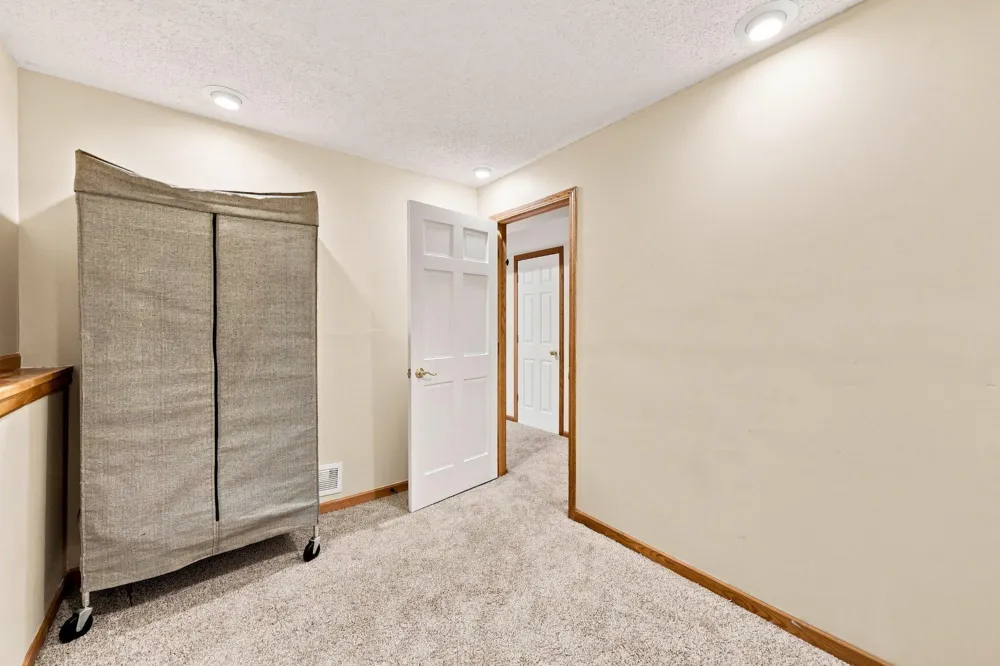 17993 89th Place Maple Grove, MN 55311