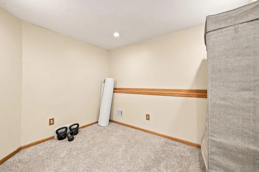 17993 89th Place Maple Grove, MN 55311