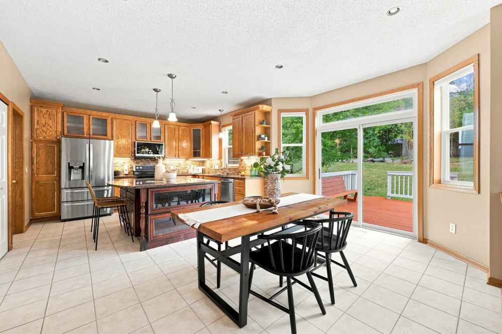 17993 89th Place Maple Grove, MN 55311