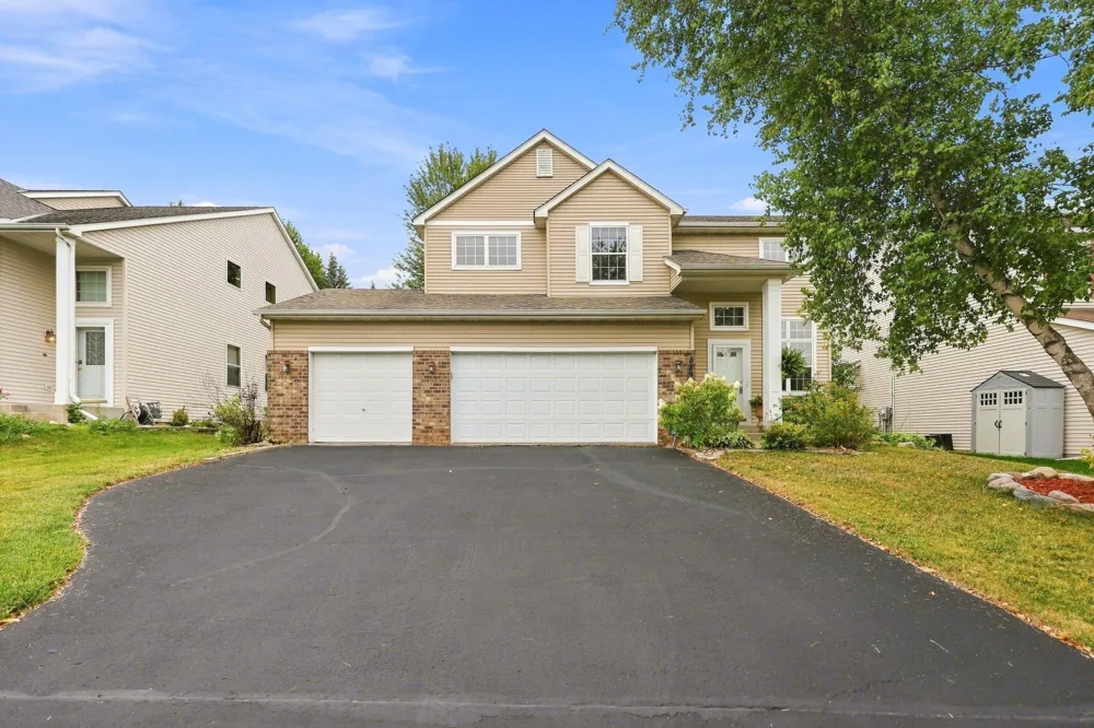 17993 89th Place Maple Grove, MN 55311