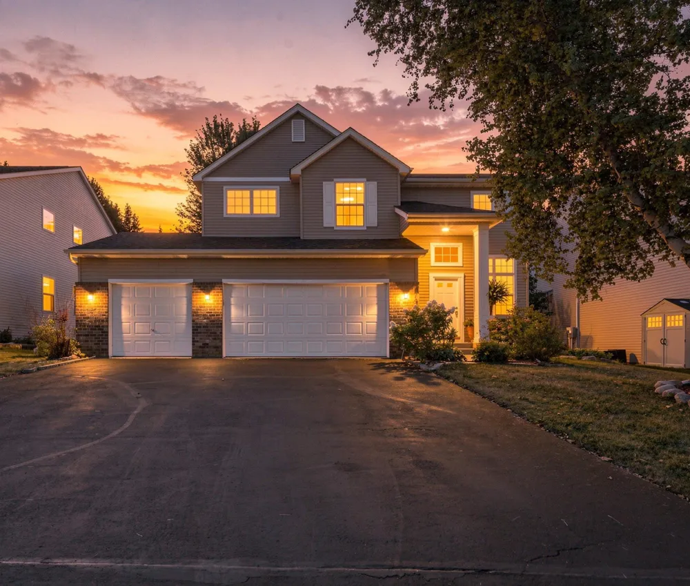 17993 89th Place Maple Grove, MN 55311