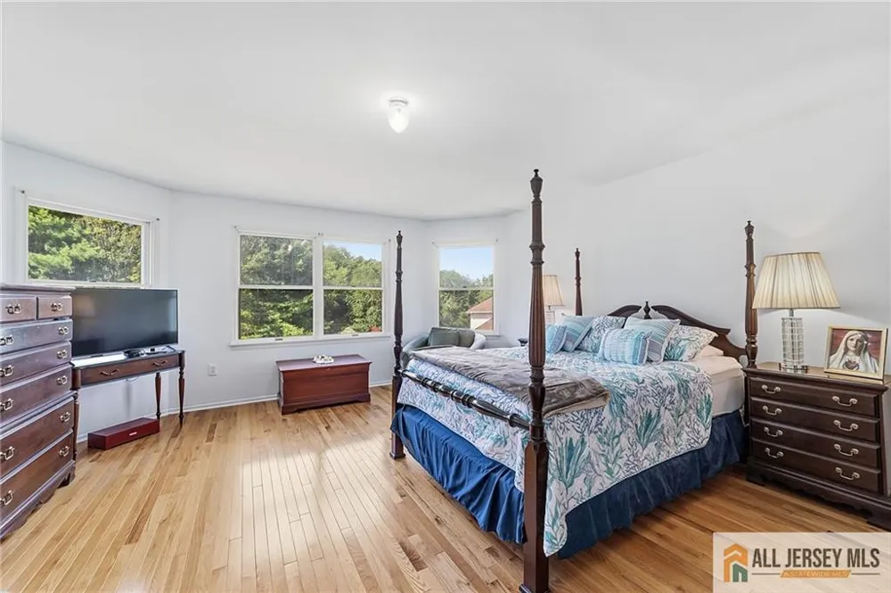 1 Launcelot Lane Monroe, NJ 08831