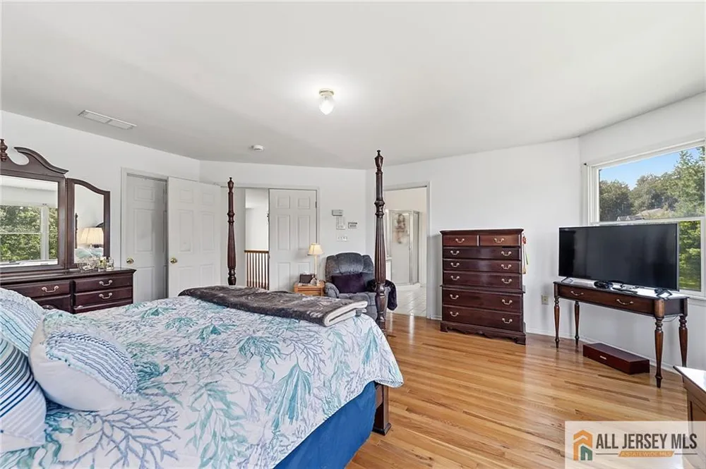 1 Launcelot Lane Monroe, NJ 08831