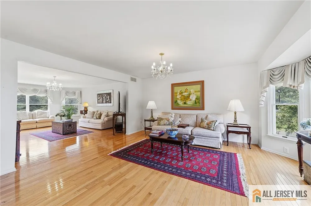 1 Launcelot Lane Monroe, NJ 08831