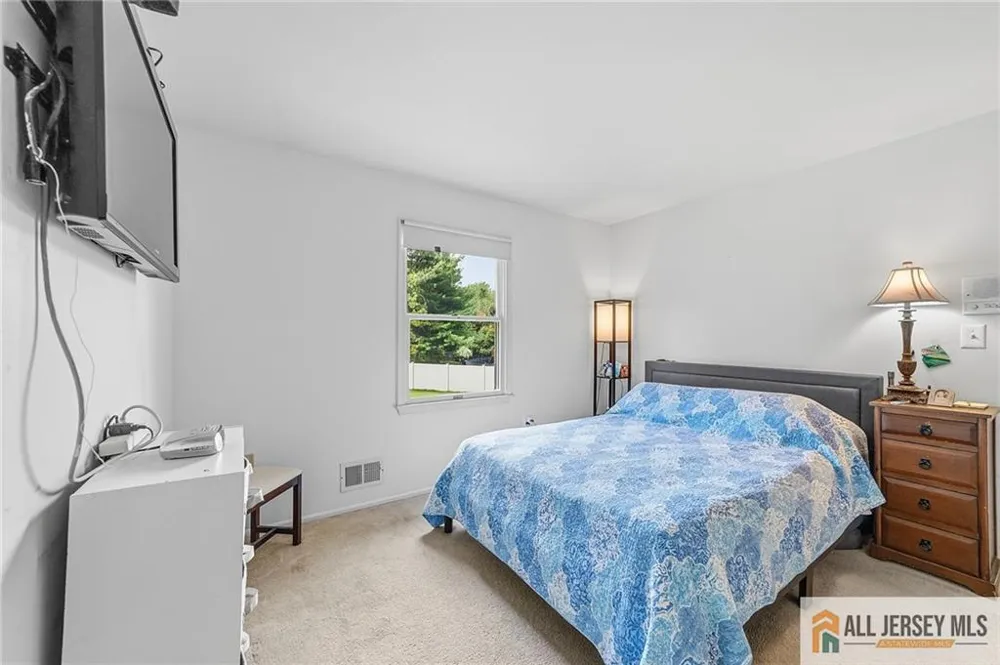 1 Launcelot Lane Monroe, NJ 08831