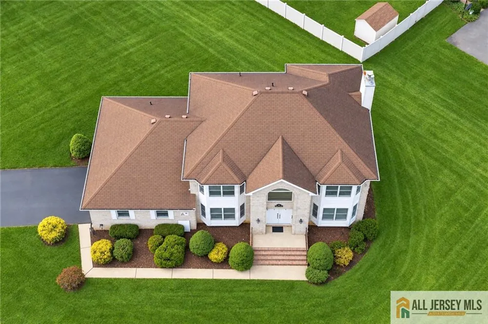 1 Launcelot Lane Monroe, NJ 08831