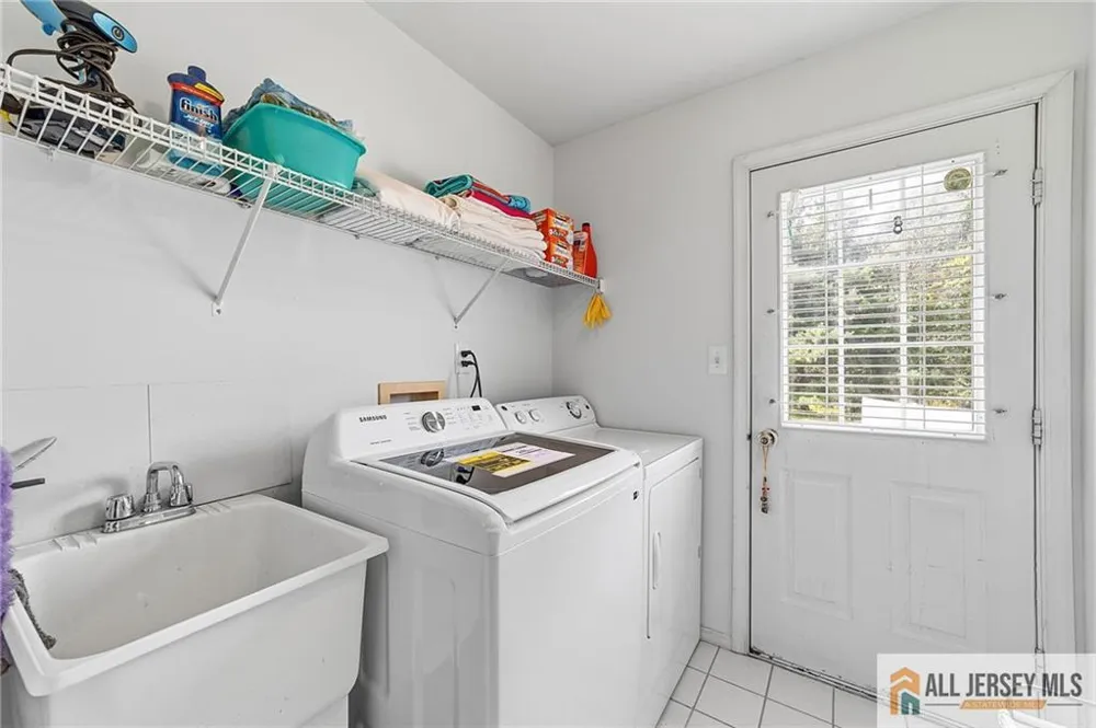 1 Launcelot Lane Monroe, NJ 08831
