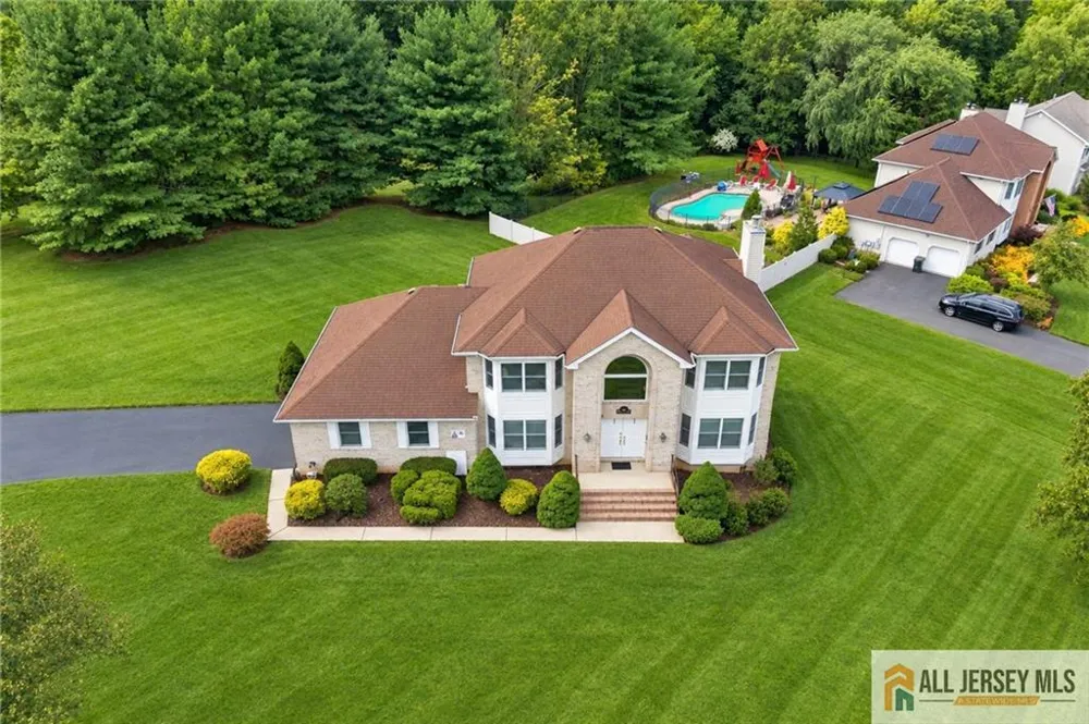 1 Launcelot Lane Monroe, NJ 08831