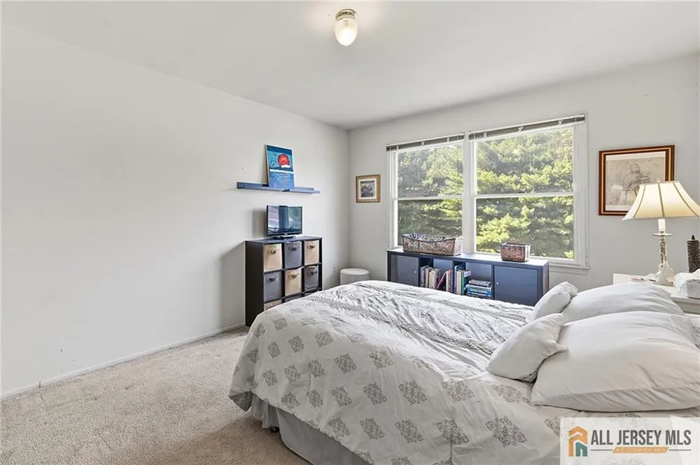 1 Launcelot Lane Monroe, NJ 08831