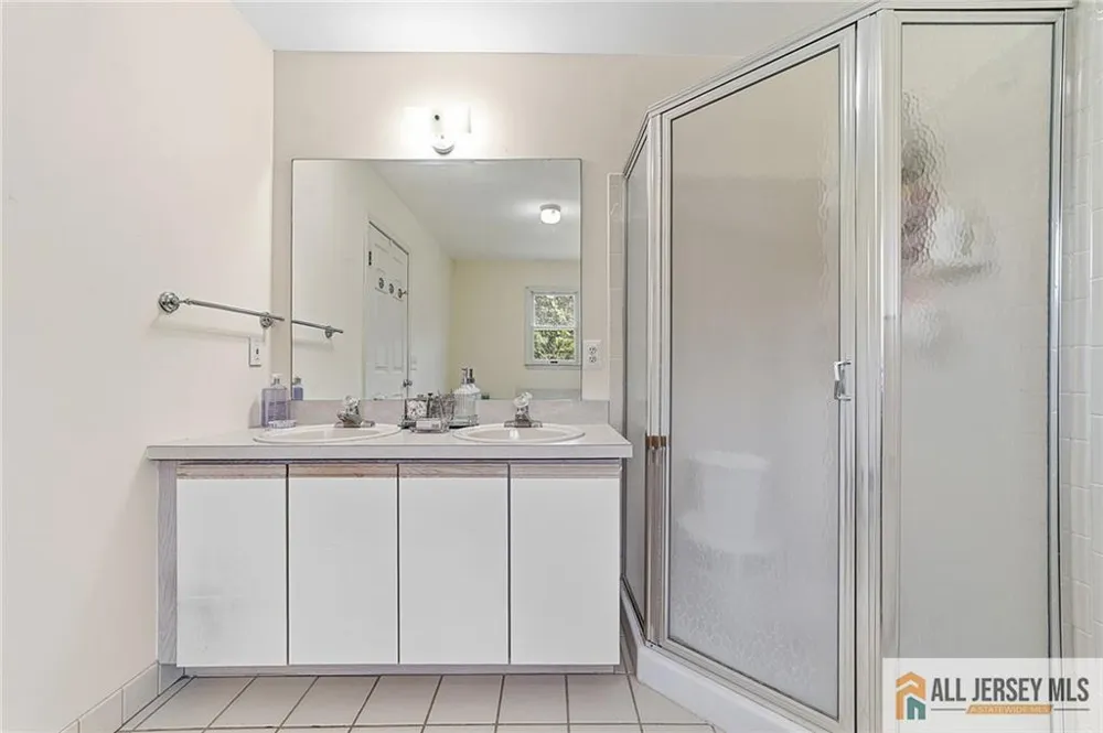1 Launcelot Lane Monroe, NJ 08831