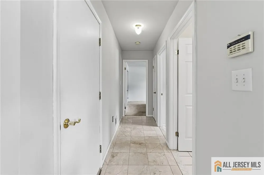 1 Launcelot Lane Monroe, NJ 08831