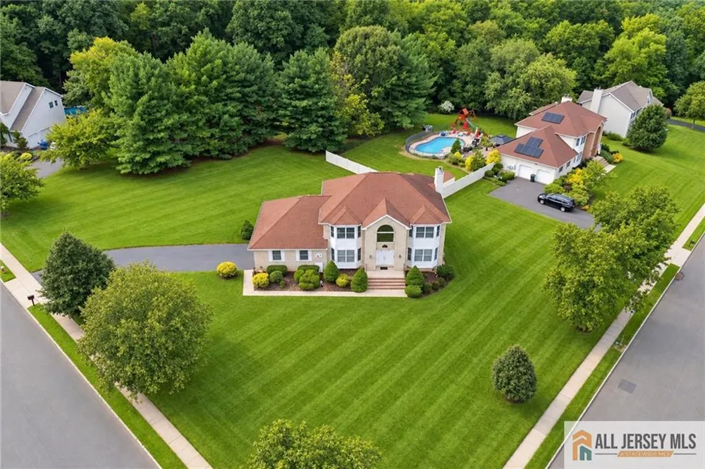 1 Launcelot Lane Monroe, NJ 08831