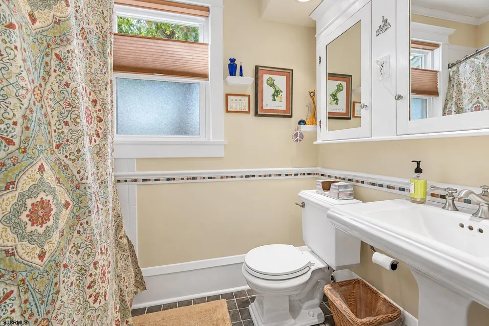 203 Fairbanks Ave Northfield, NJ 08225