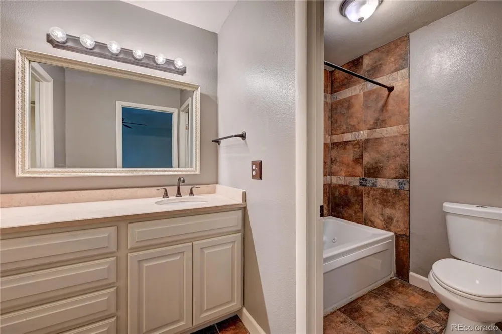 2836 S Wheeling Way Aurora, CO 80014