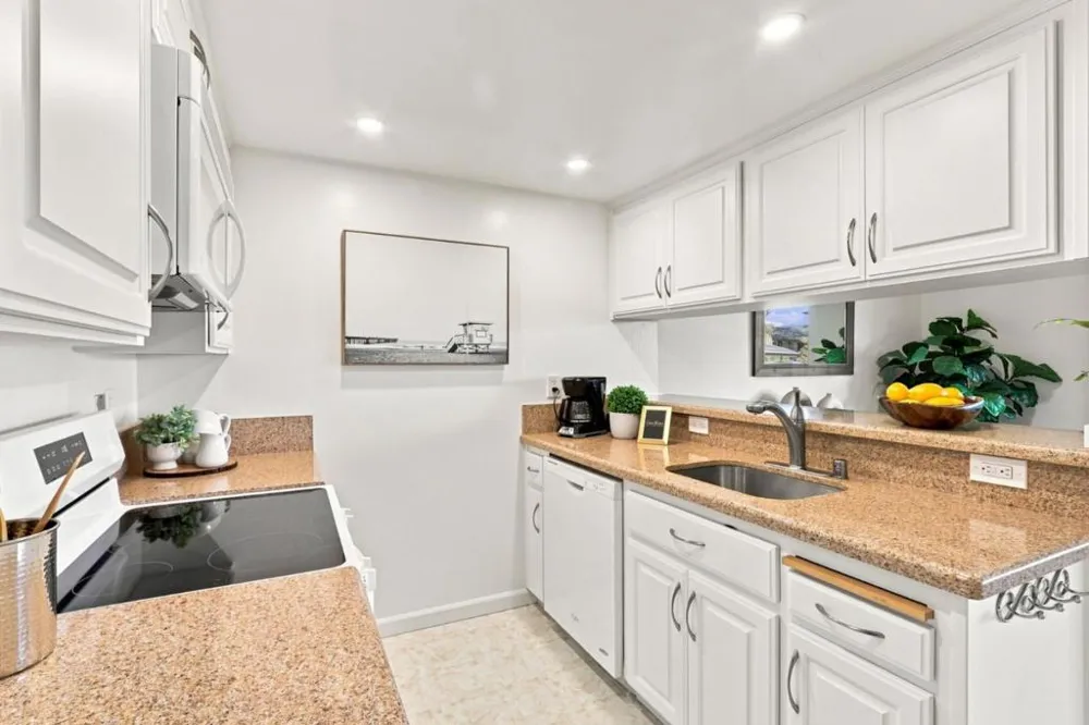 151 Buckingham Drive #204 Santa Clara, CA 95051
