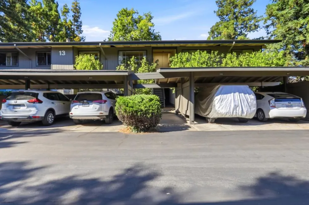 151 Buckingham Drive #204 Santa Clara, CA 95051