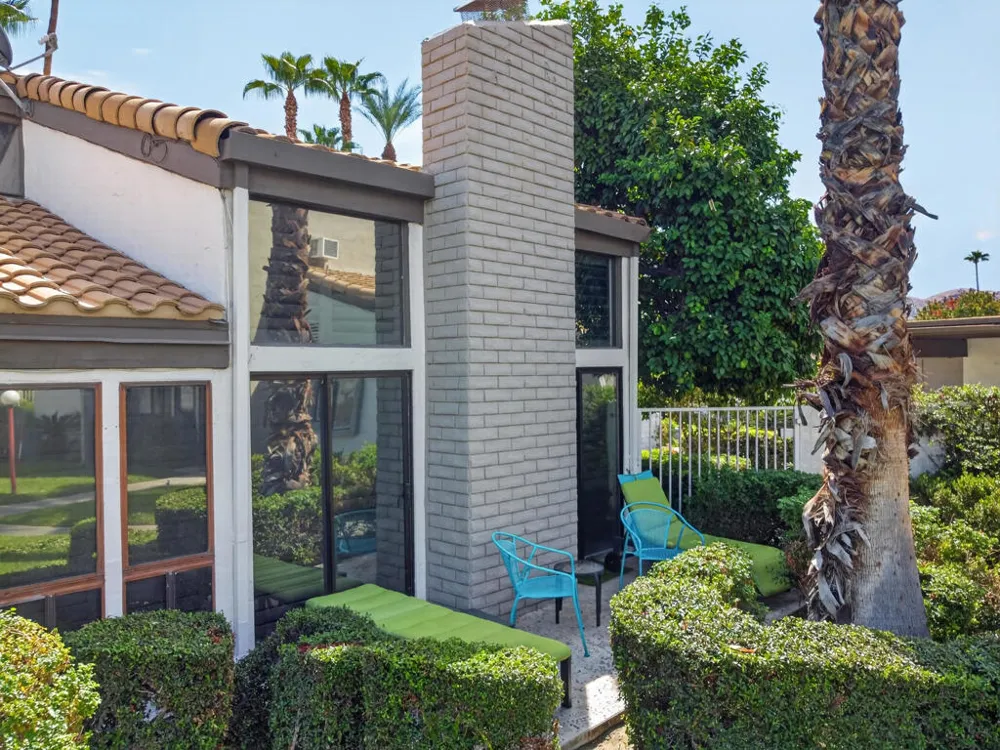 1742 E Camino Parocela Palm Springs, CA 92264