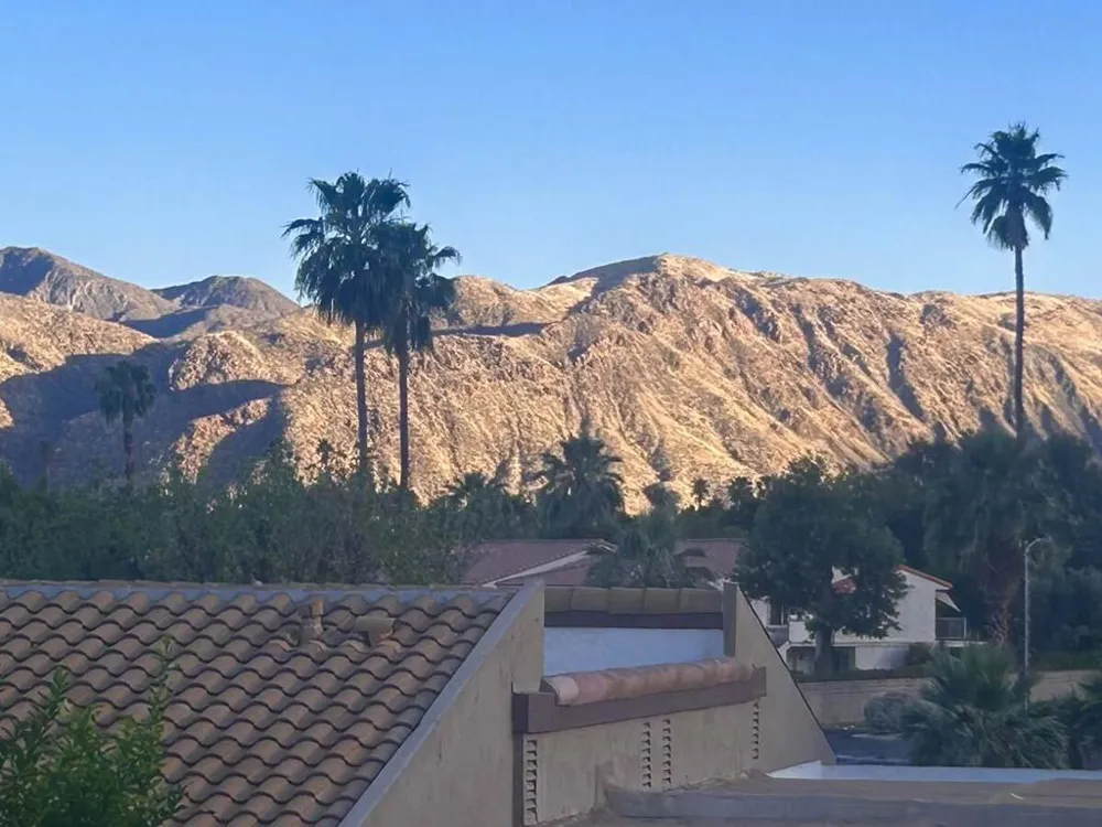 1742 E Camino Parocela Palm Springs, CA 92264