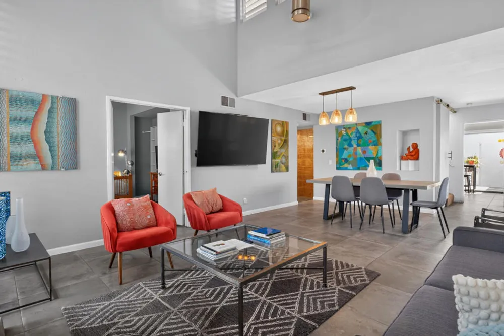 1742 E Camino Parocela Palm Springs, CA 92264