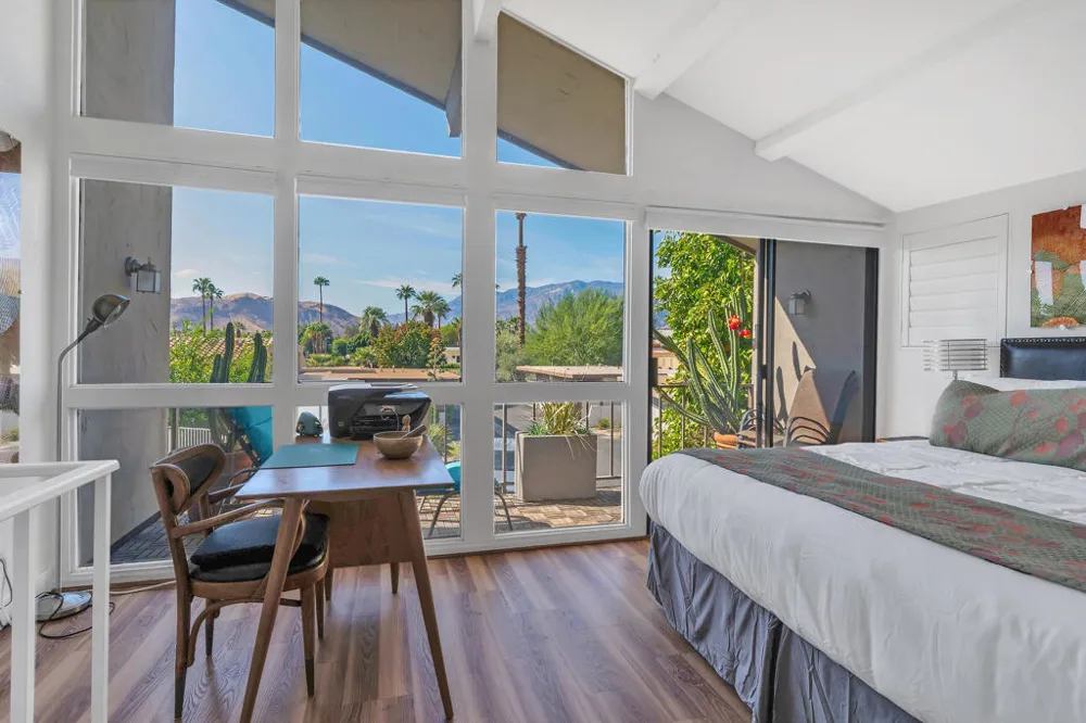 1742 E Camino Parocela Palm Springs, CA 92264