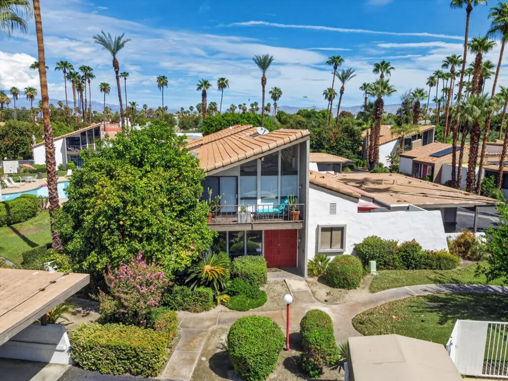 1742 E Camino Parocela Palm Springs, CA 92264
