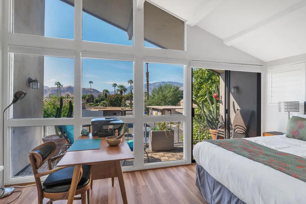 1742 E Camino Parocela Palm Springs, CA 92264