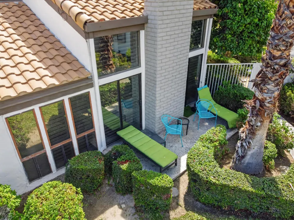 1742 E Camino Parocela Palm Springs, CA 92264