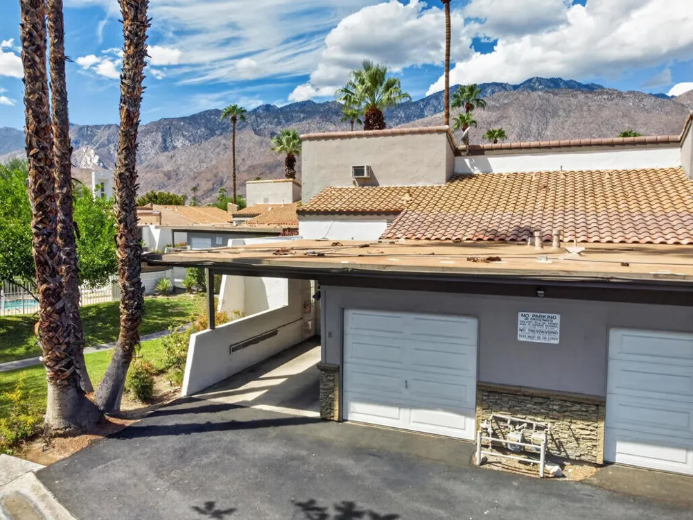 1742 E Camino Parocela Palm Springs, CA 92264