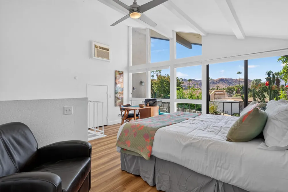 1742 E Camino Parocela Palm Springs, CA 92264