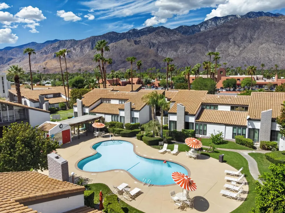 1742 E Camino Parocela Palm Springs, CA 92264