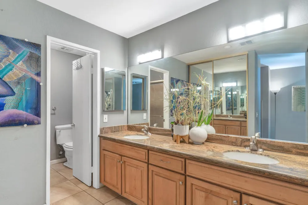 1742 E Camino Parocela Palm Springs, CA 92264