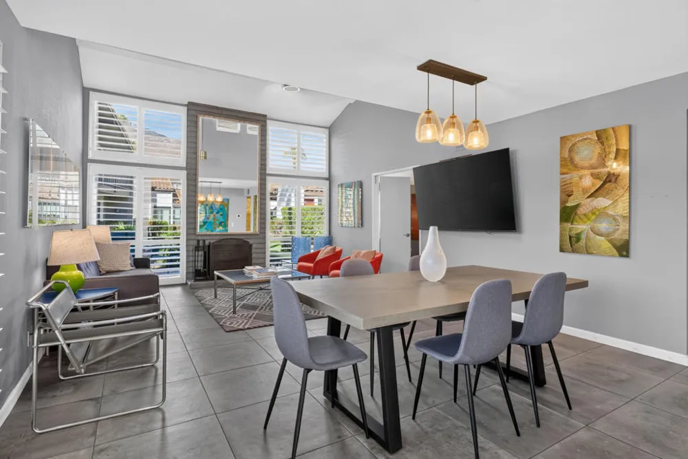 1742 E Camino Parocela Palm Springs, CA 92264