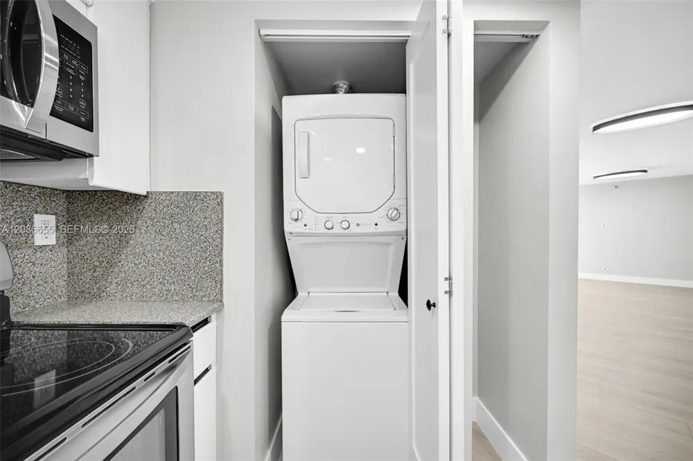 6767 Collins Ave #1403 Miami Beach, FL 33141