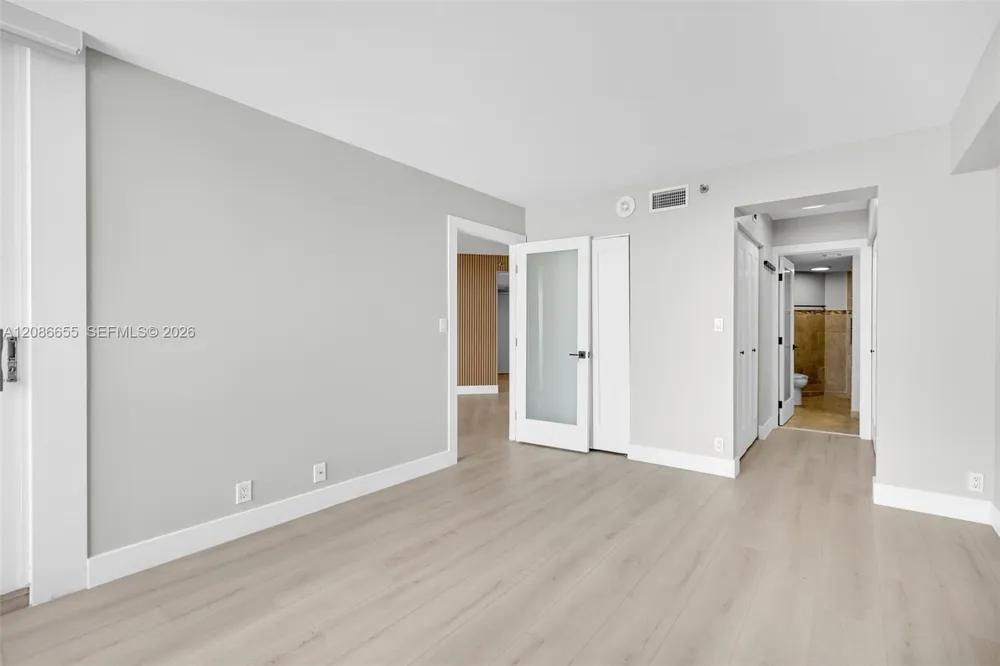 6767 Collins Ave #1403 Miami Beach, FL 33141