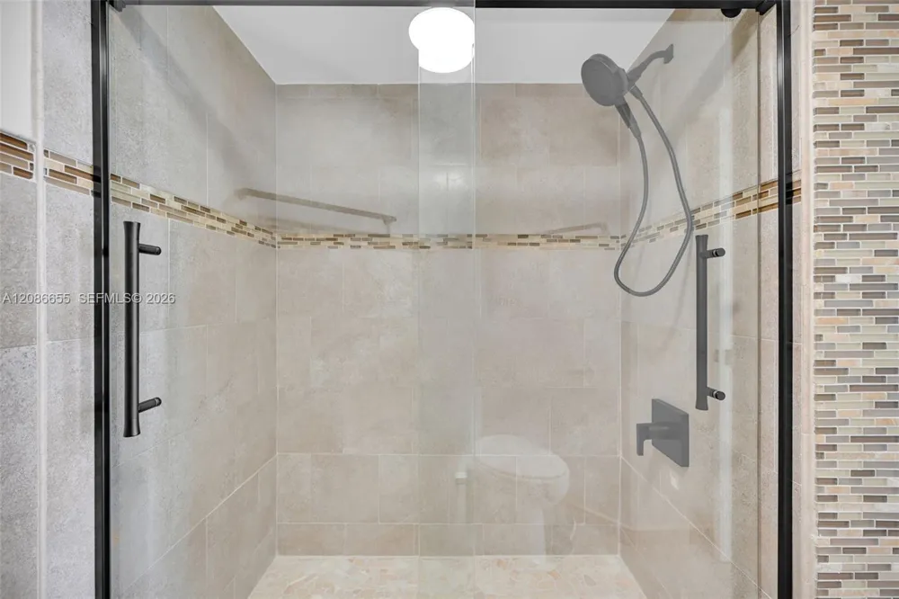 6767 Collins Ave #1403 Miami Beach, FL 33141