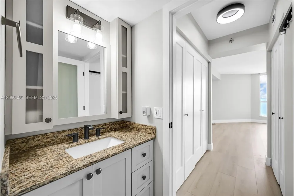 6767 Collins Ave #1403 Miami Beach, FL 33141