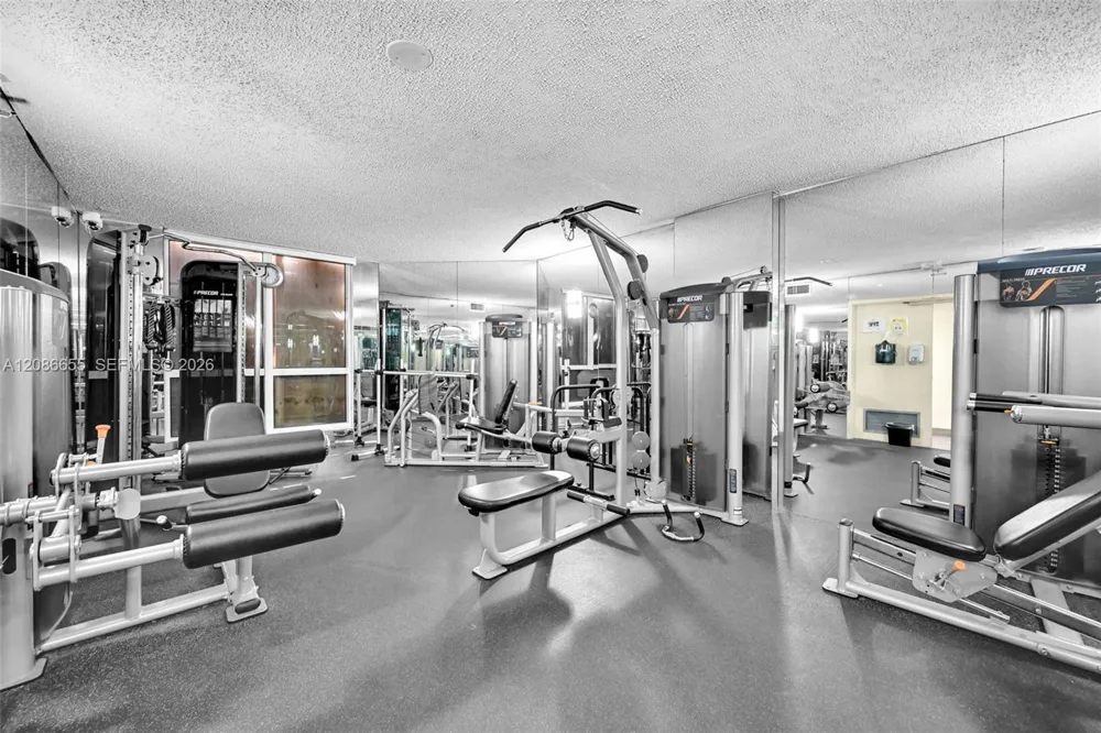 6767 Collins Ave #1403 Miami Beach, FL 33141