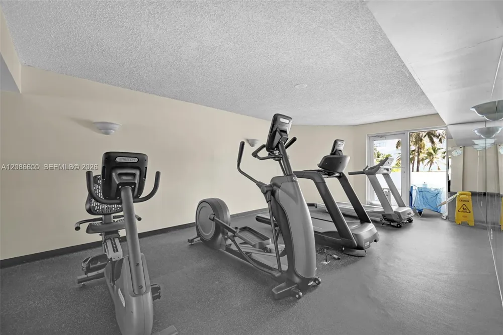 6767 Collins Ave #1403 Miami Beach, FL 33141