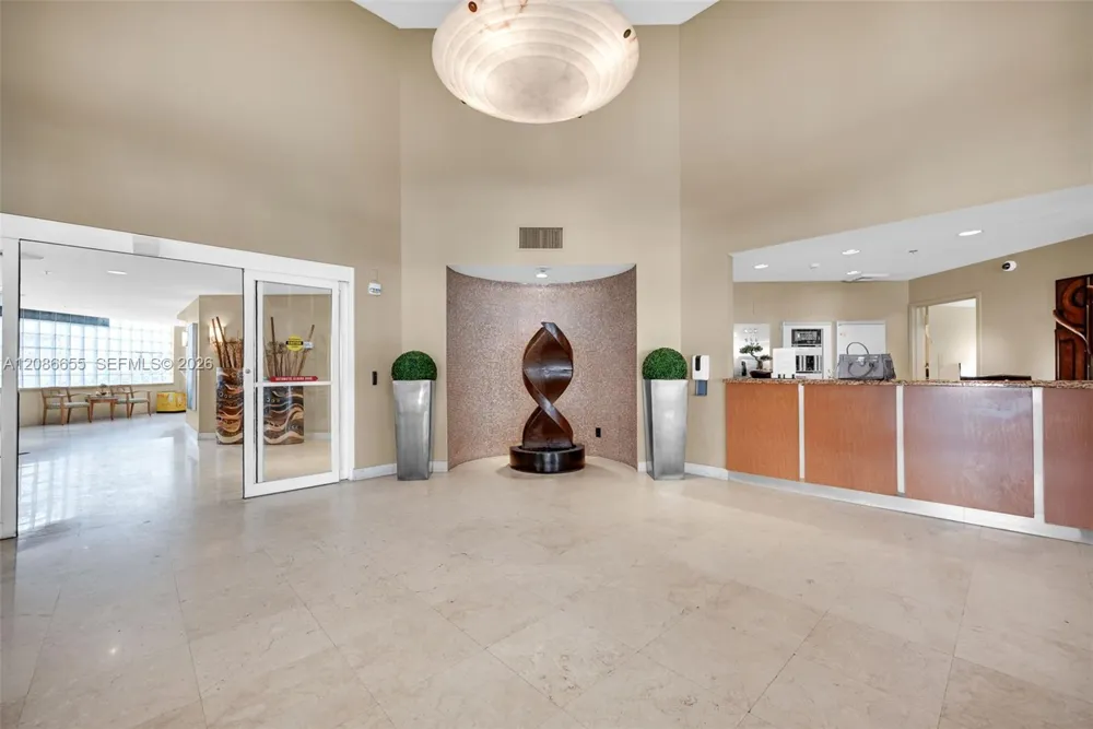 6767 Collins Ave #1403 Miami Beach, FL 33141