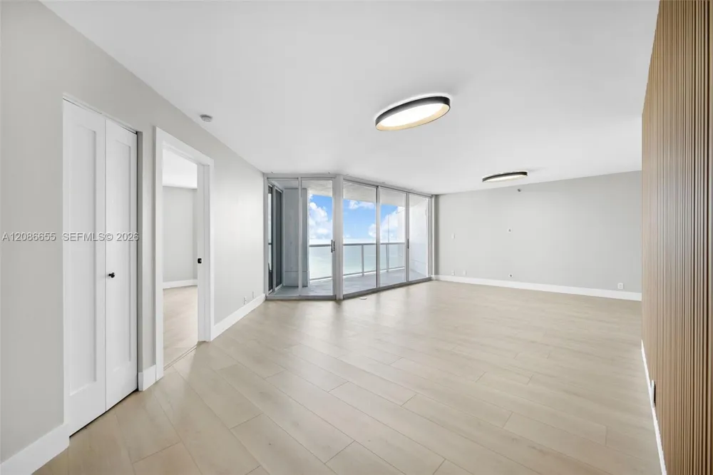6767 Collins Ave #1403 Miami Beach, FL 33141