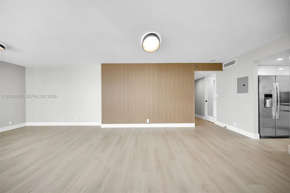 6767 Collins Ave #1403 Miami Beach, FL 33141