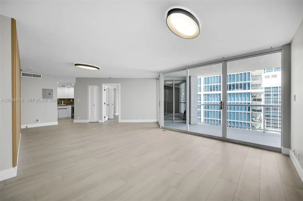 6767 Collins Ave #1403 Miami Beach, FL 33141