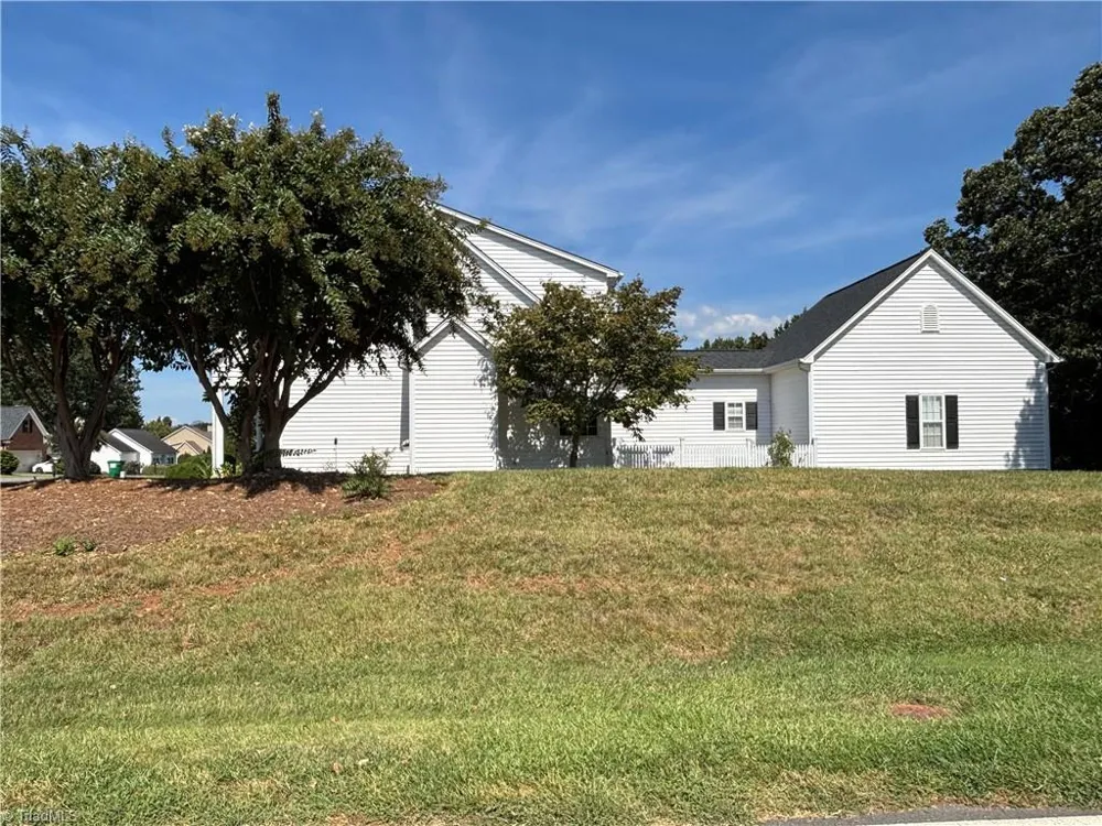 100 Cotswold Lane King, NC 27021
