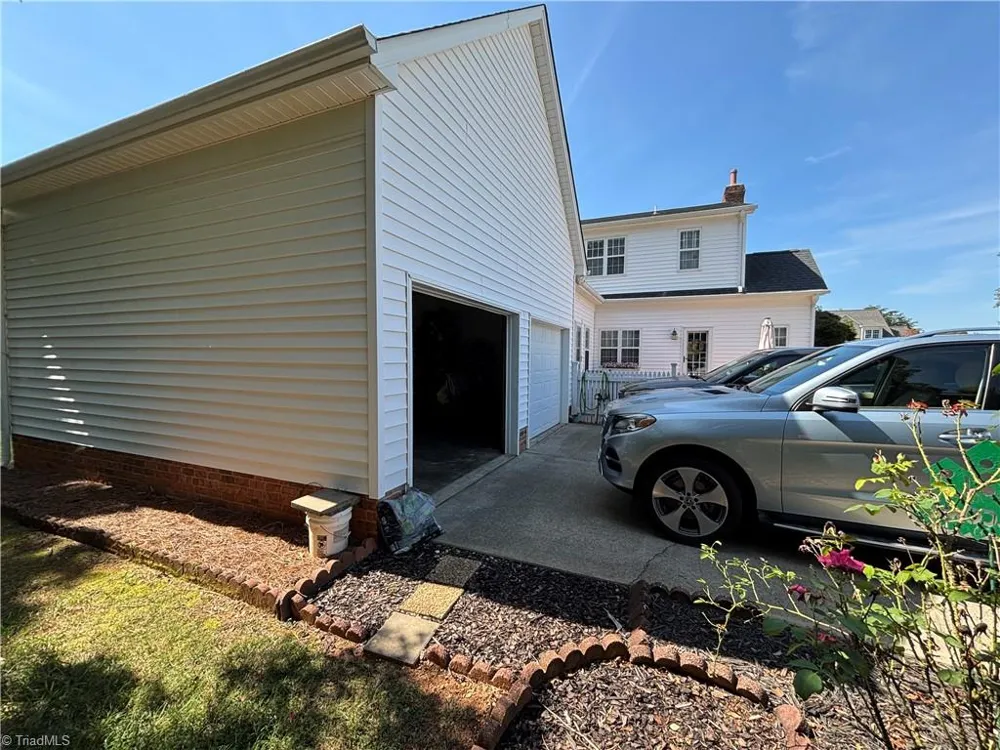 100 Cotswold Lane King, NC 27021