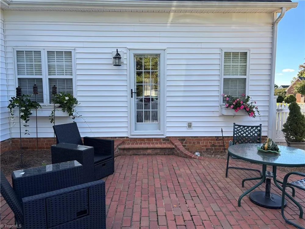 100 Cotswold Lane King, NC 27021