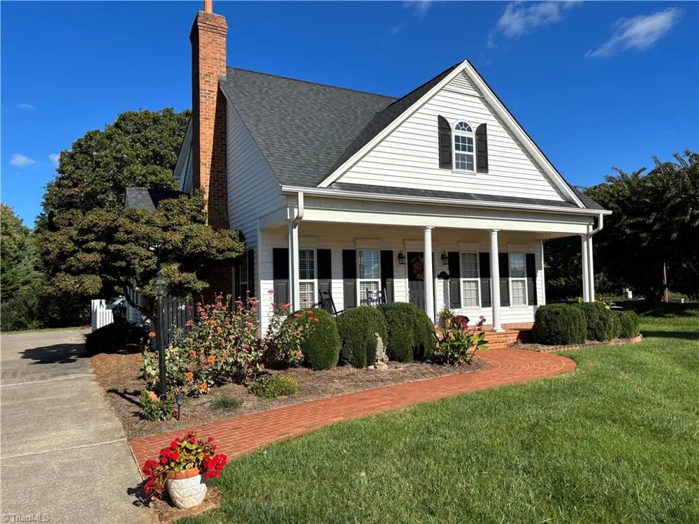 100 Cotswold Lane King, NC 27021