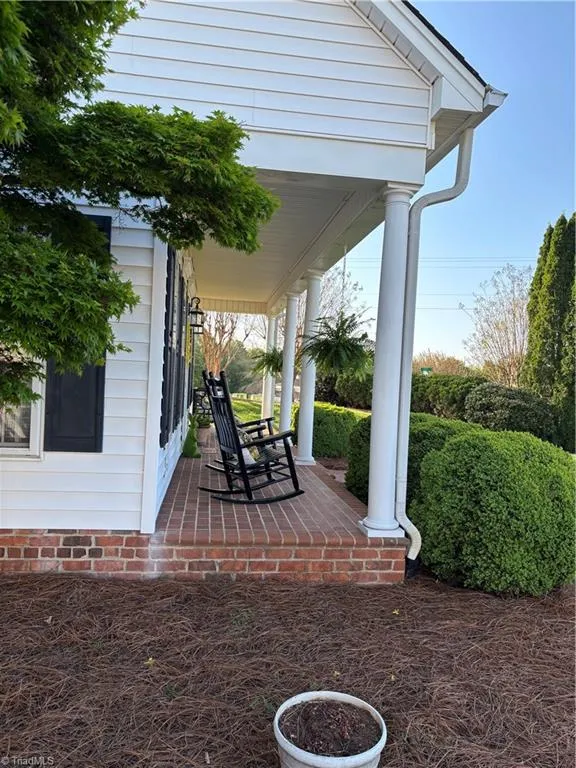 100 Cotswold Lane King, NC 27021