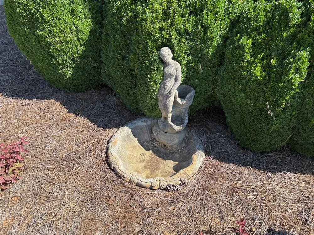 100 Cotswold Lane King, NC 27021