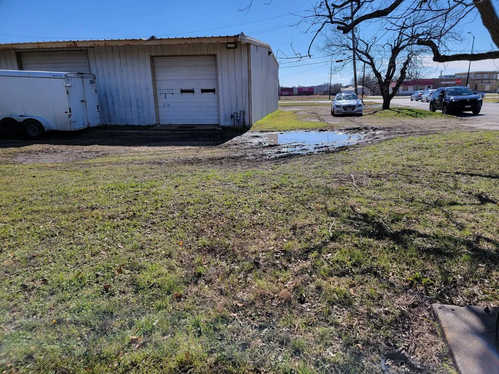 2010 W 2nd Street Taylor, TX 76574